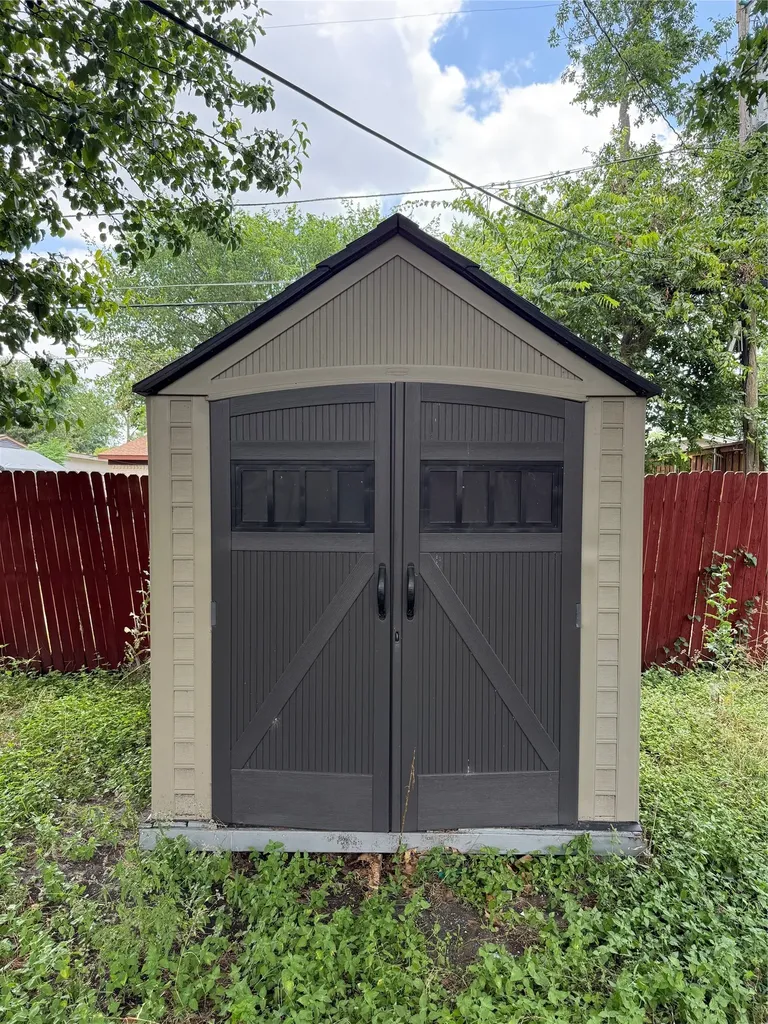 2114 Glengariff Drive Dallas TX 75228