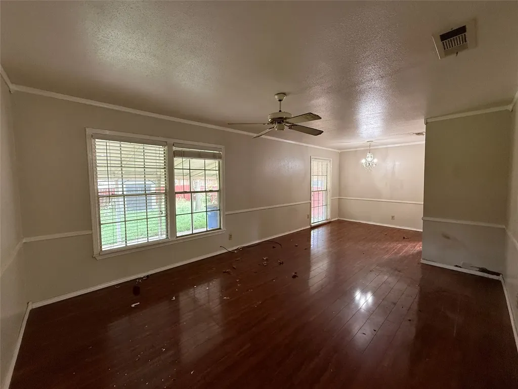 2114 Glengariff Drive Dallas TX 75228