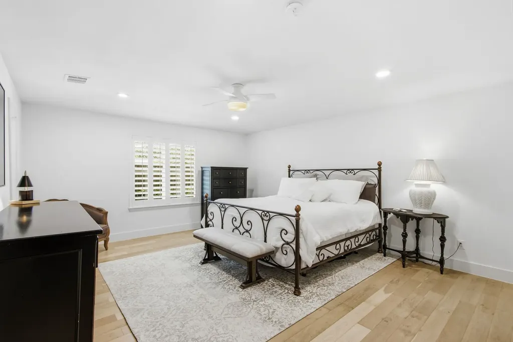 4416 Laren Lane Dallas TX 75244