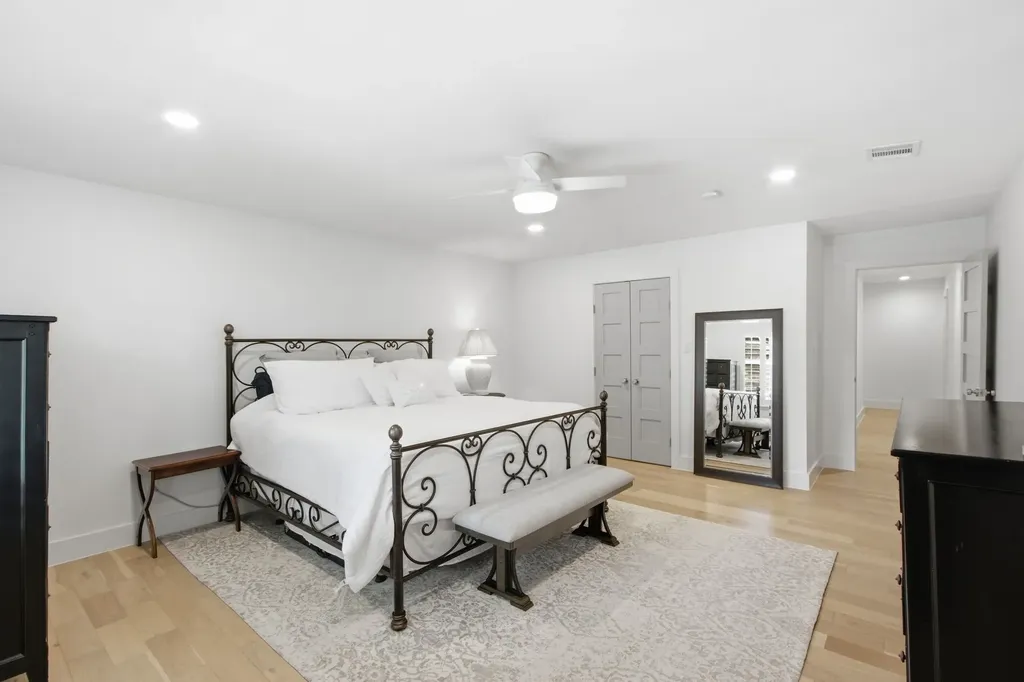 4416 Laren Lane Dallas TX 75244