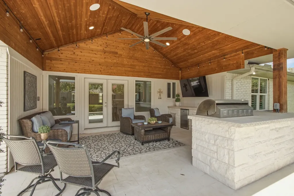 4416 Laren Lane Dallas TX 75244
