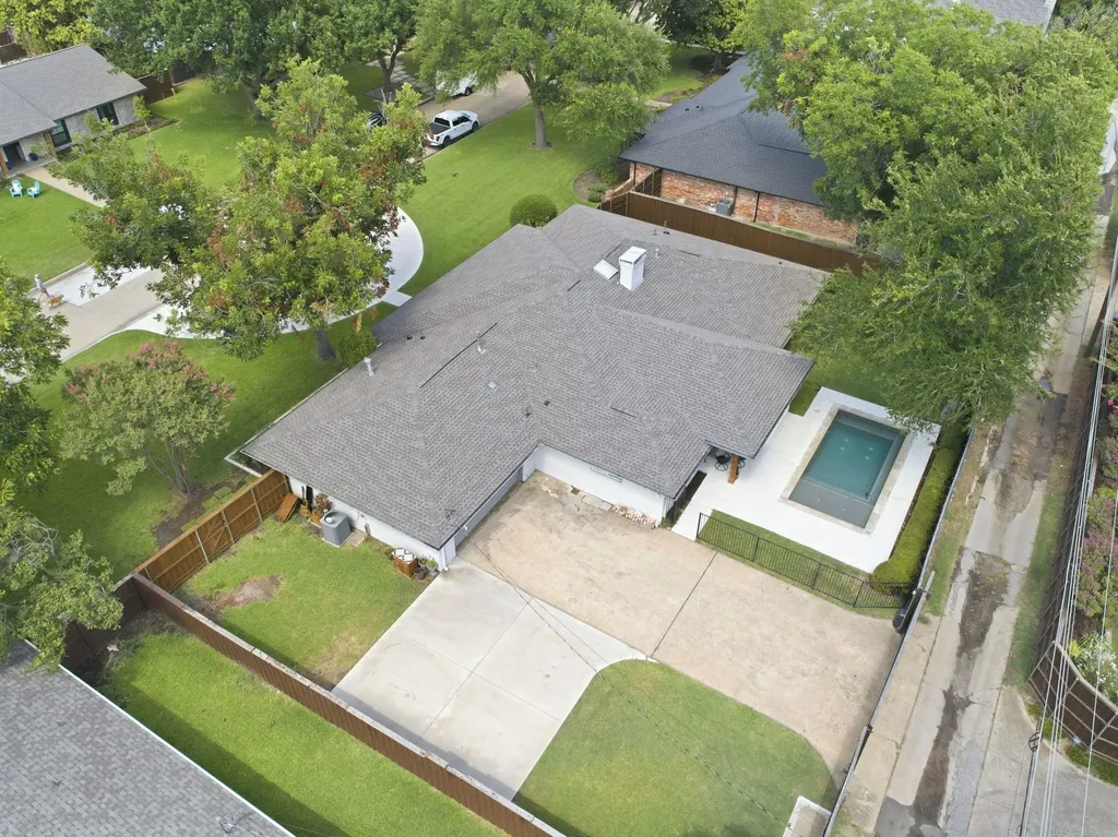 4416 Laren Lane Dallas TX 75244
