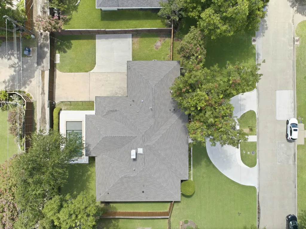 4416 Laren Lane Dallas TX 75244