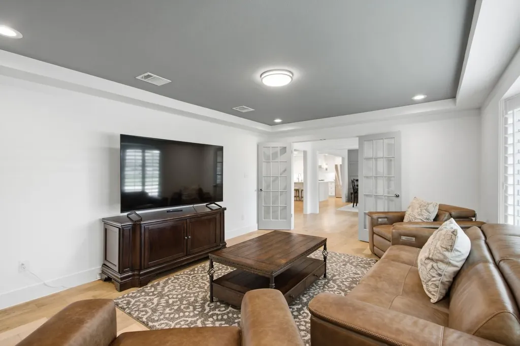 4416 Laren Lane Dallas TX 75244