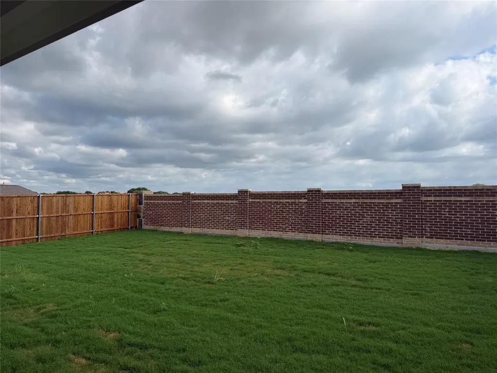 608 Arabian Lane Aubrey TX 76227