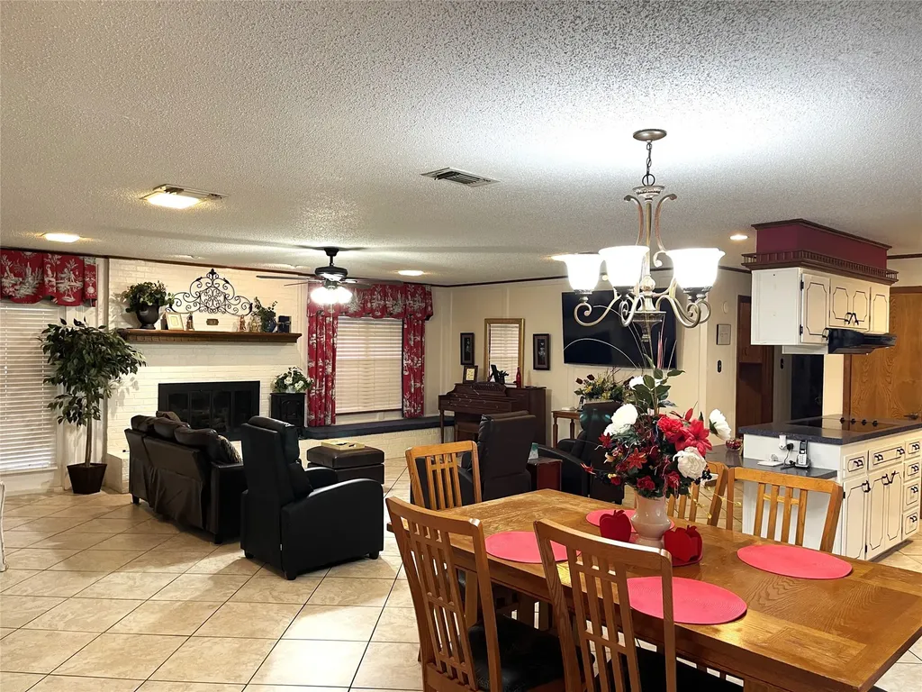 403 N Hall Street Fairfield TX 75840