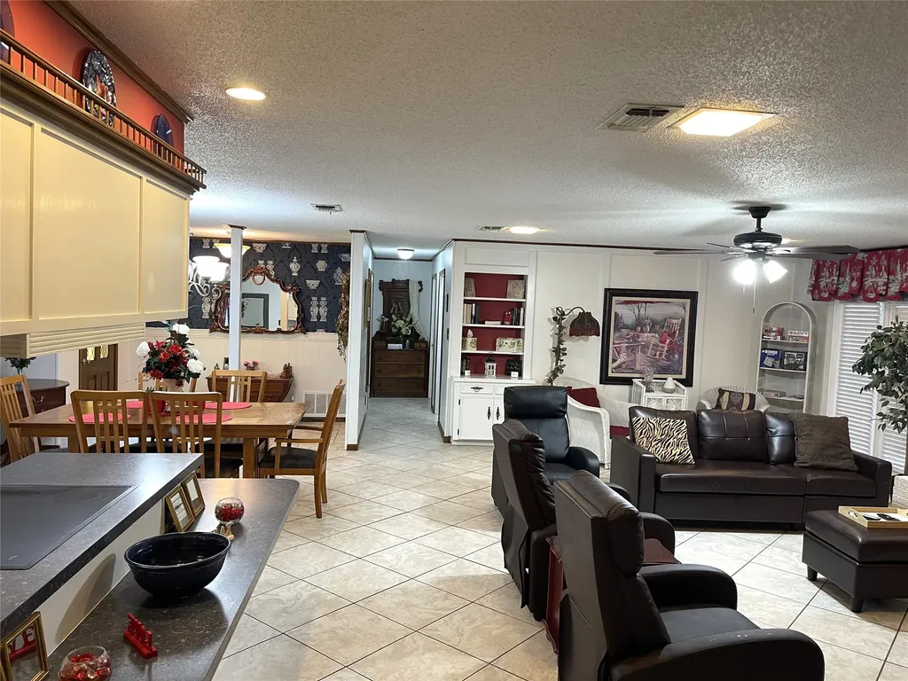 403 N Hall Street Fairfield TX 75840
