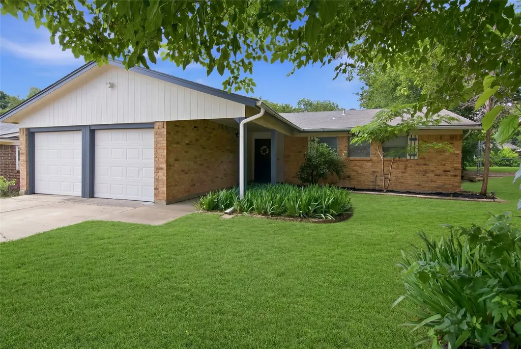 6017 Blueridge Drive Watauga TX 76148