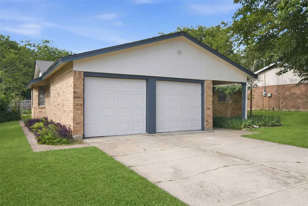 6017 Blueridge Drive Watauga TX 76148