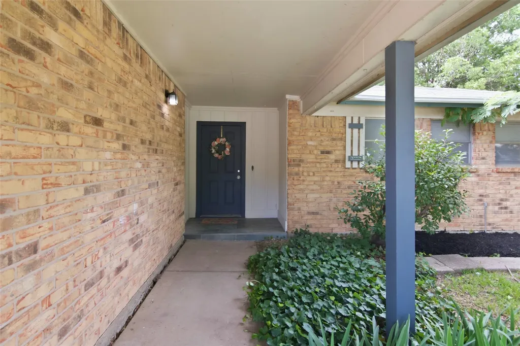 6017 Blueridge Drive Watauga TX 76148
