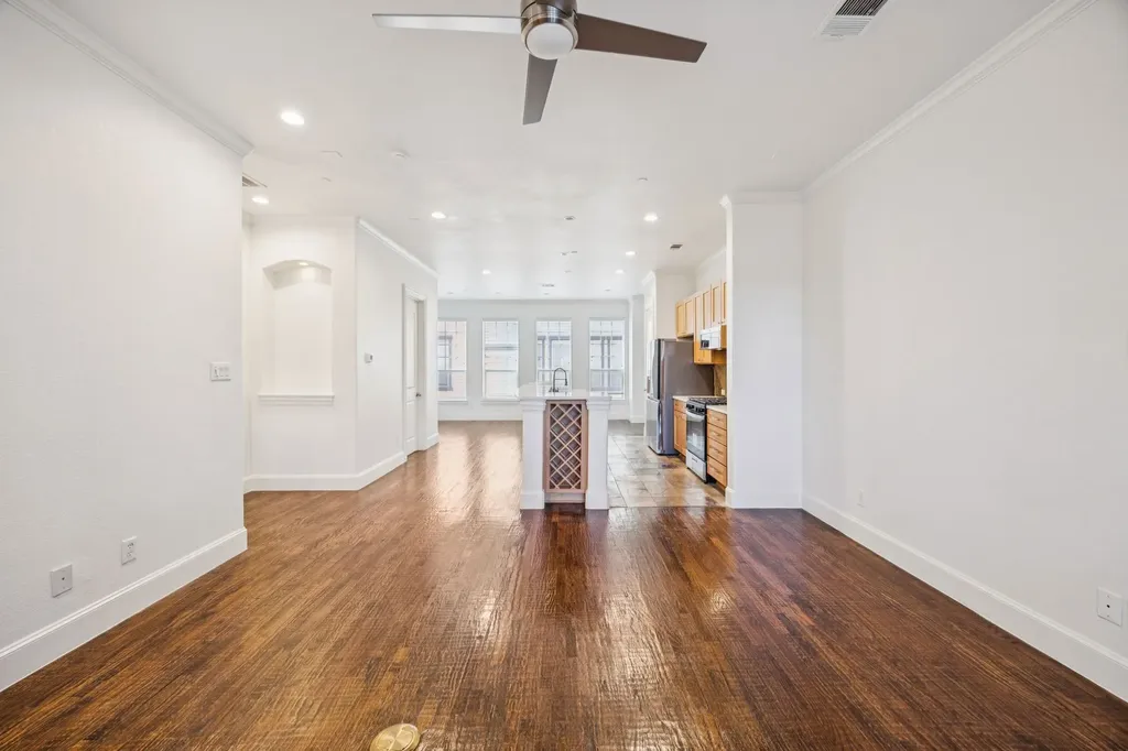 643 Senda Irving TX 75039