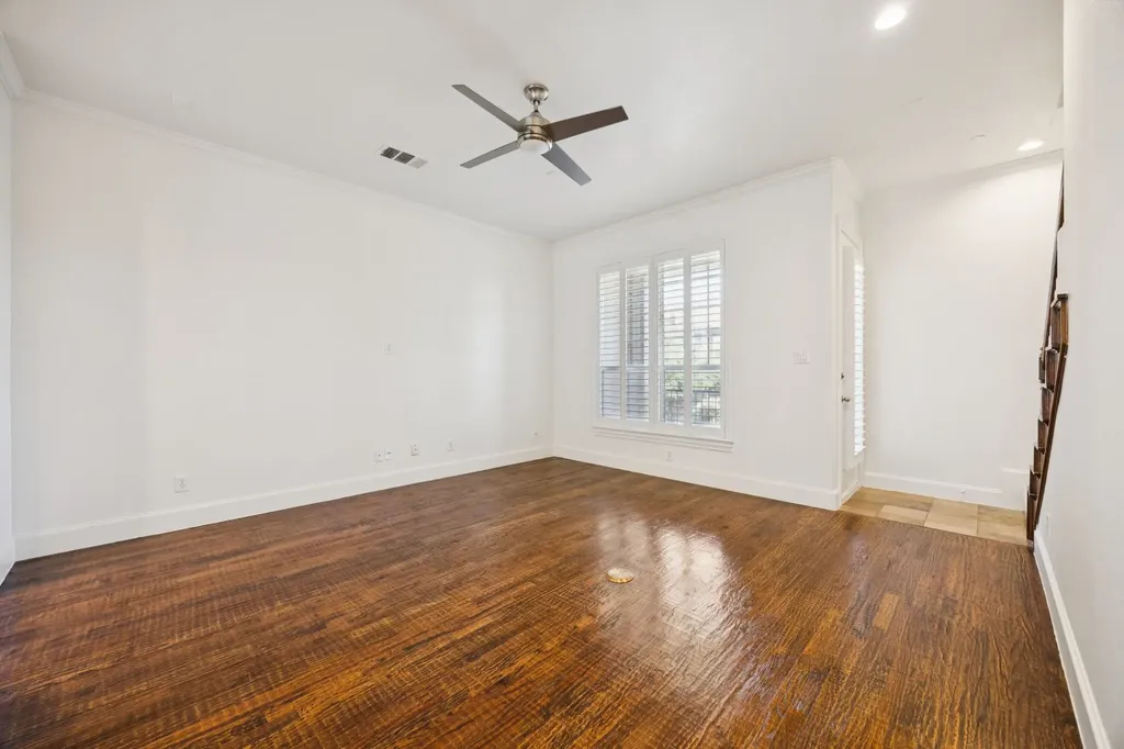 643 Senda Irving TX 75039