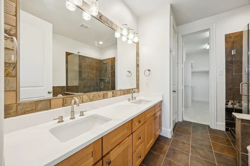 643 Senda Irving TX 75039