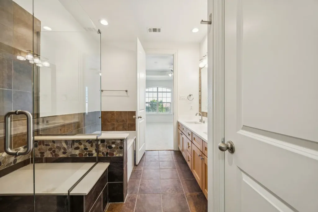 643 Senda Irving TX 75039
