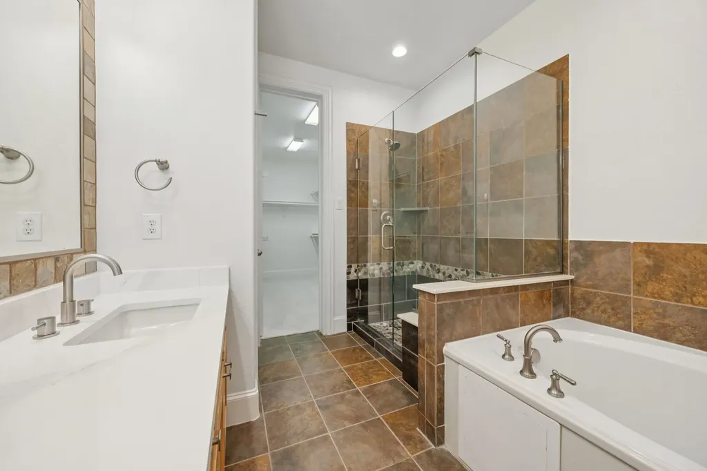 643 Senda Irving TX 75039