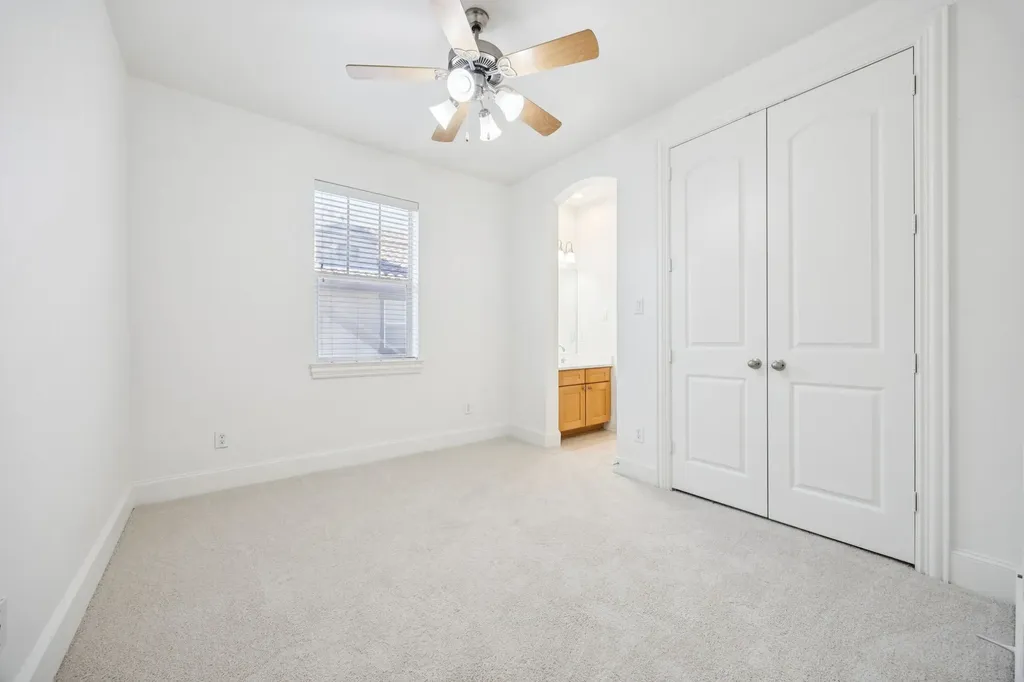 643 Senda Irving TX 75039