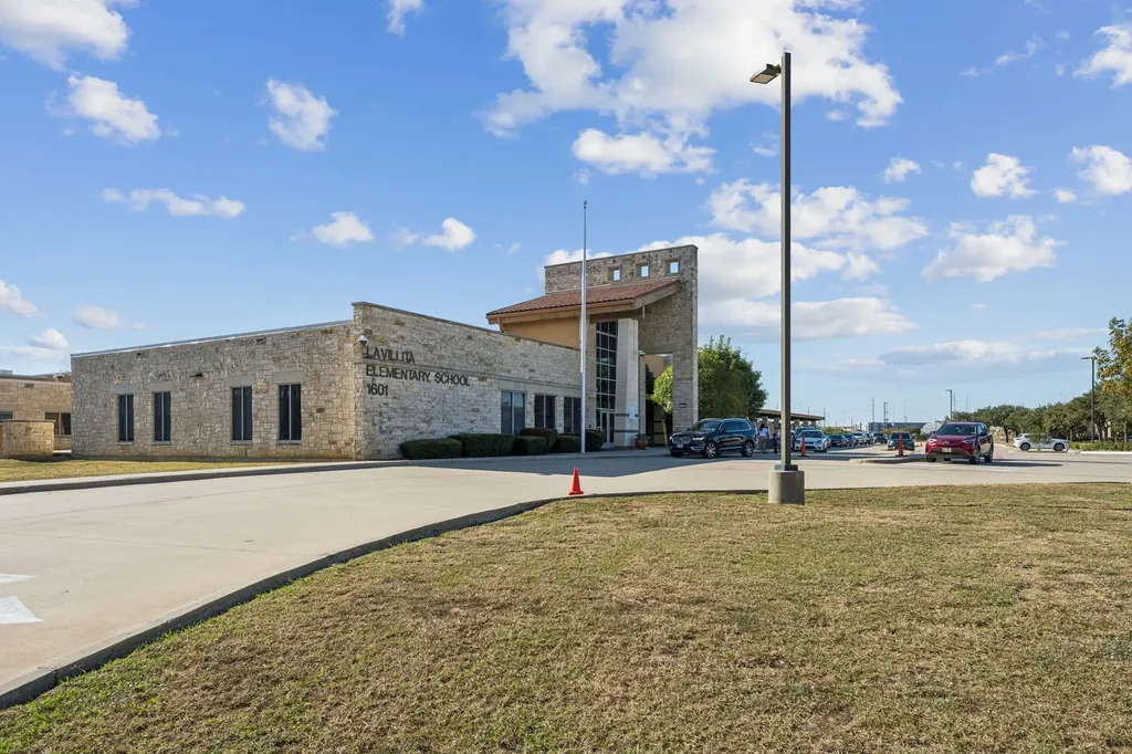 643 Senda Irving TX 75039