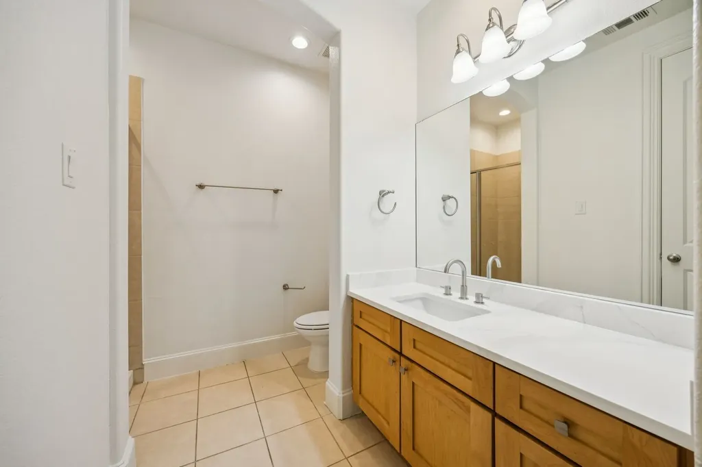 643 Senda Irving TX 75039