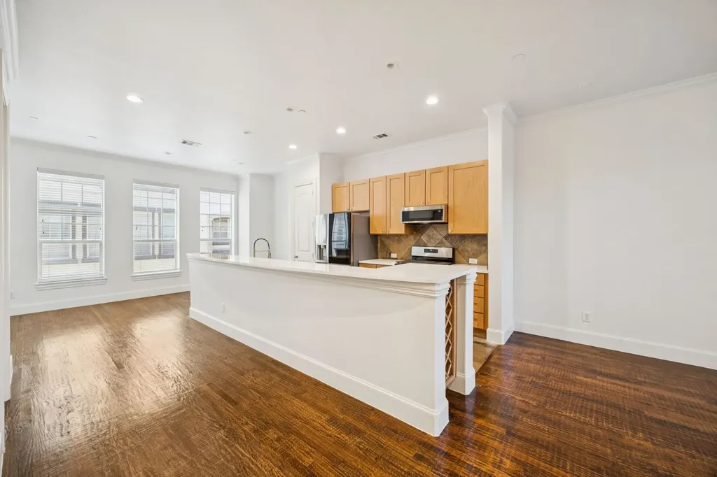 643 Senda Irving TX 75039