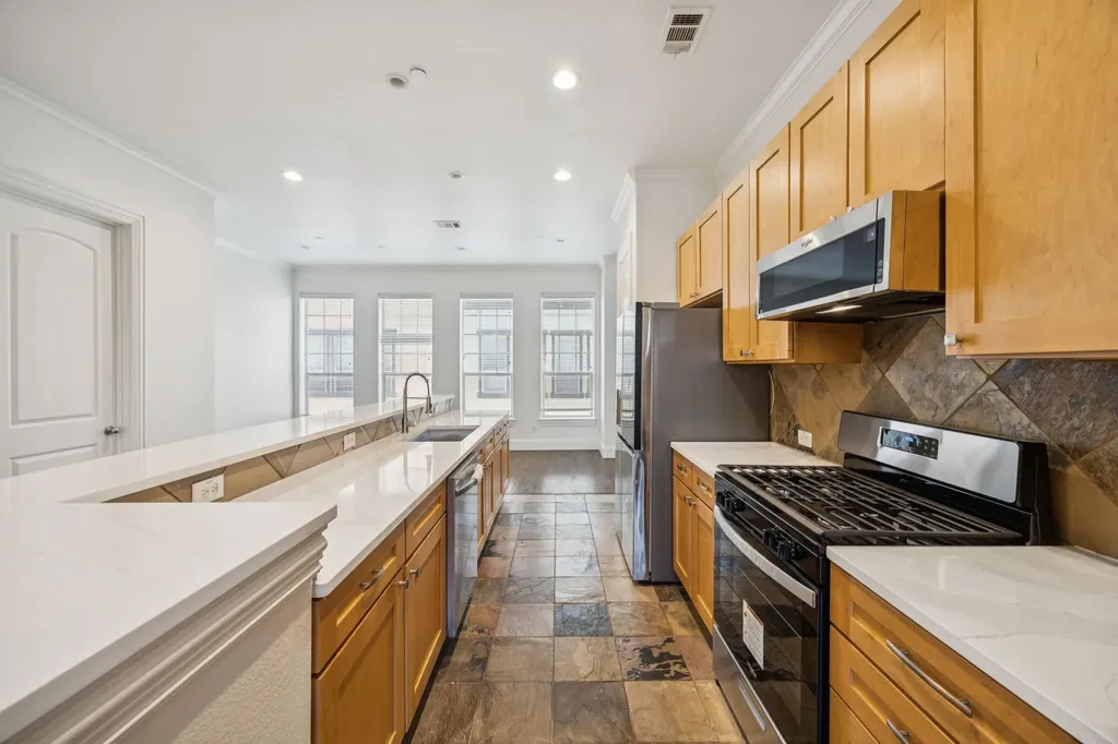 643 Senda Irving TX 75039