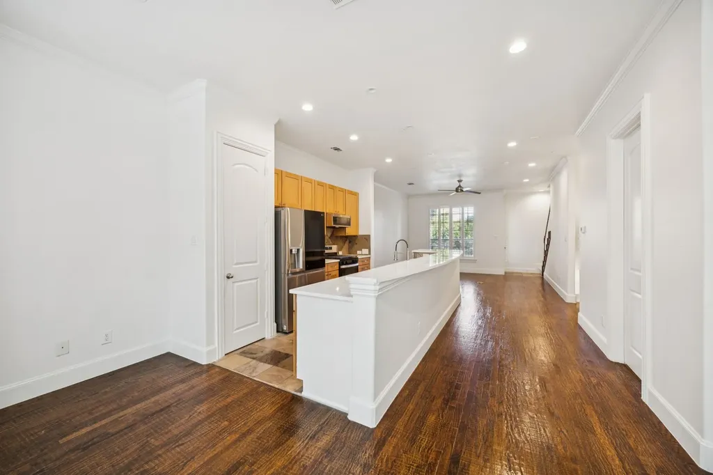 643 Senda Irving TX 75039