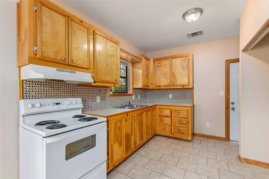 1802 6th Street Brownwood TX 76801