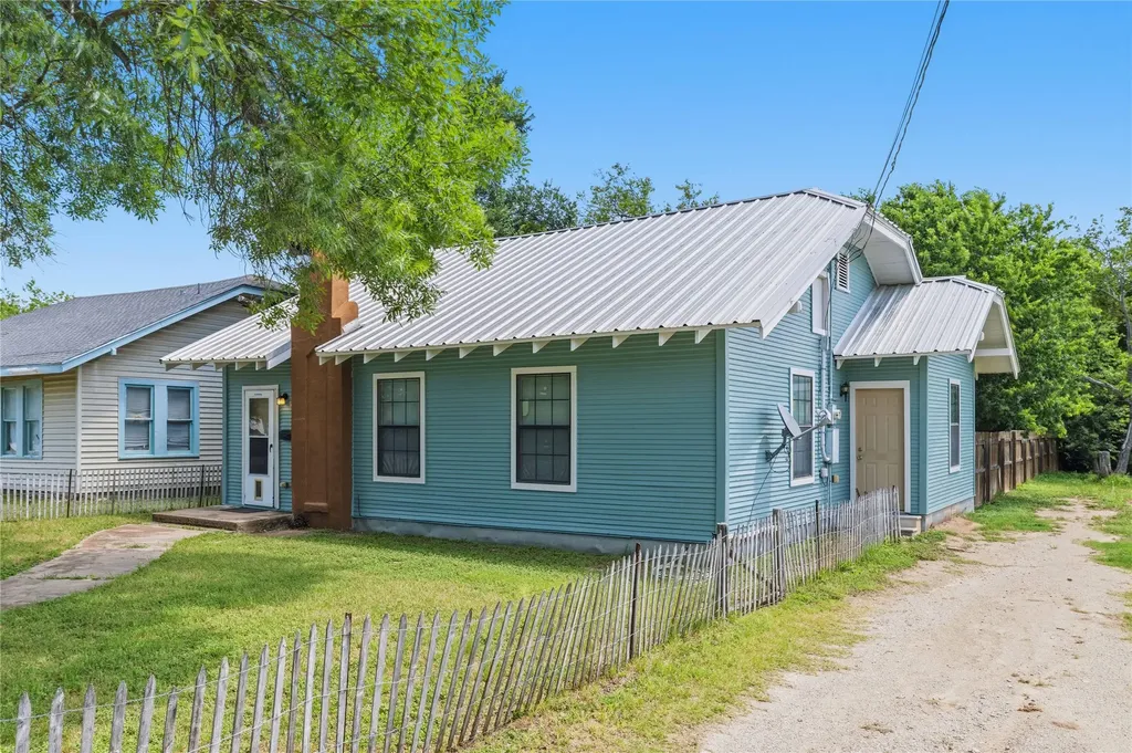 1802 6th Street Brownwood TX 76801