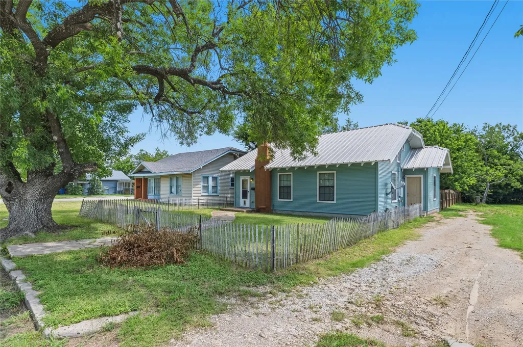 1802 6th Street Brownwood TX 76801