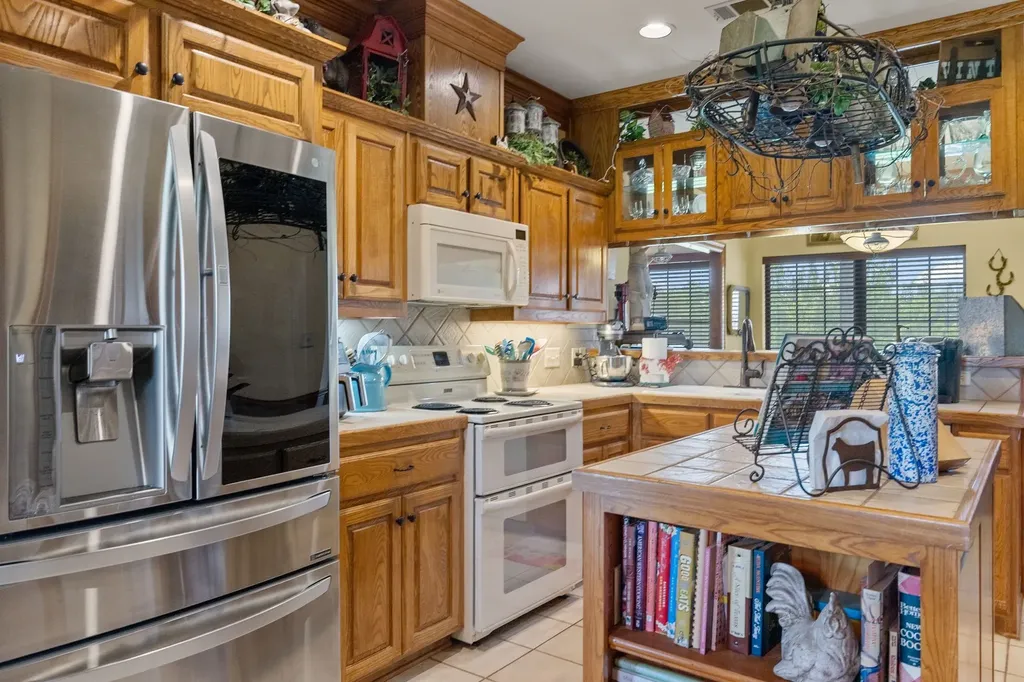 5562 County Road 1037 Celeste TX 75423