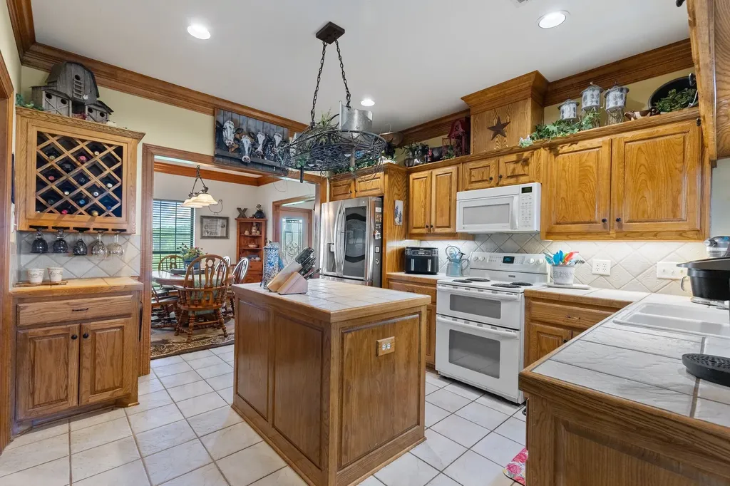 5562 County Road 1037 Celeste TX 75423