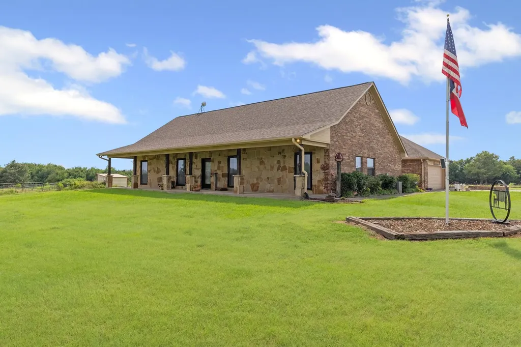 5562 County Road 1037 Celeste TX 75423