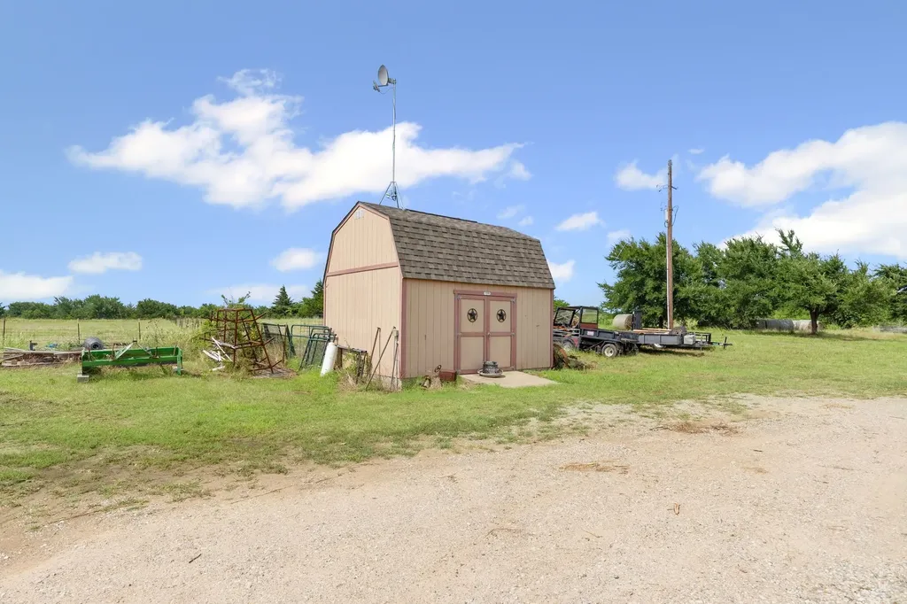5562 County Road 1037 Celeste TX 75423