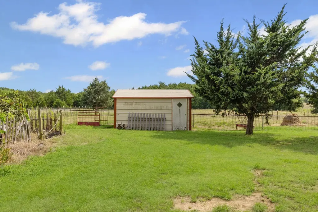 5562 County Road 1037 Celeste TX 75423