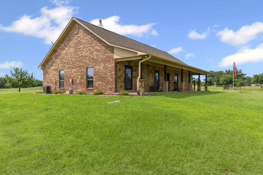 5562 County Road 1037 Celeste TX 75423