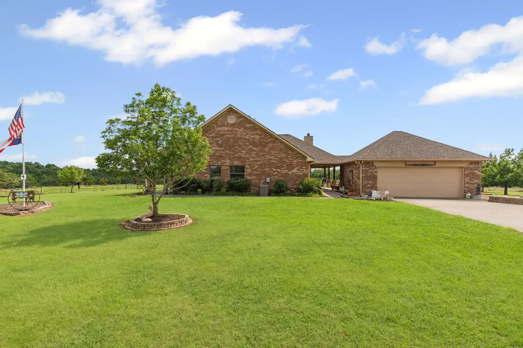 5562 County Road 1037 Celeste TX 75423
