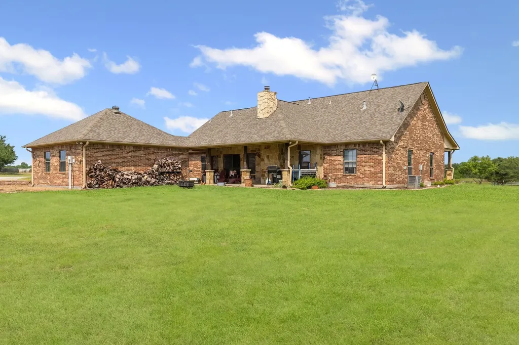 5562 County Road 1037 Celeste TX 75423