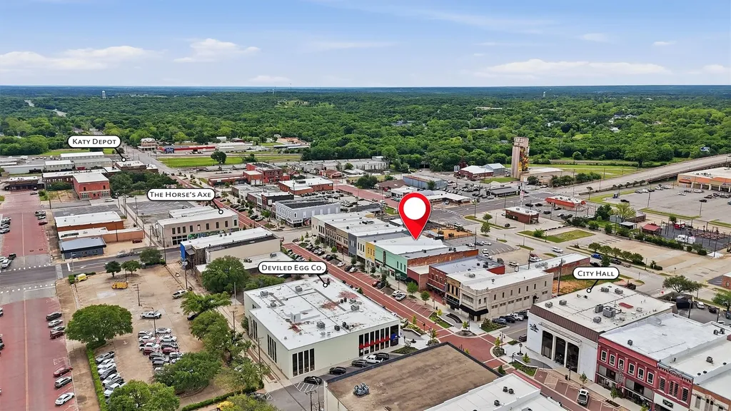 216 W Main Street Denison TX 75020