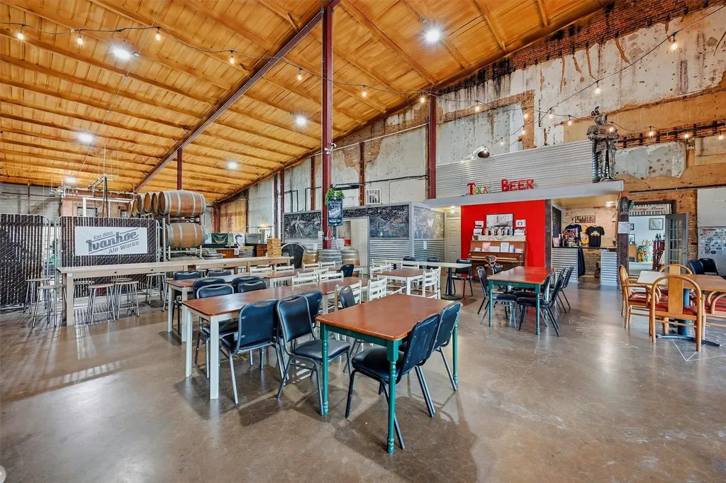 216 W Main Street Denison TX 75020