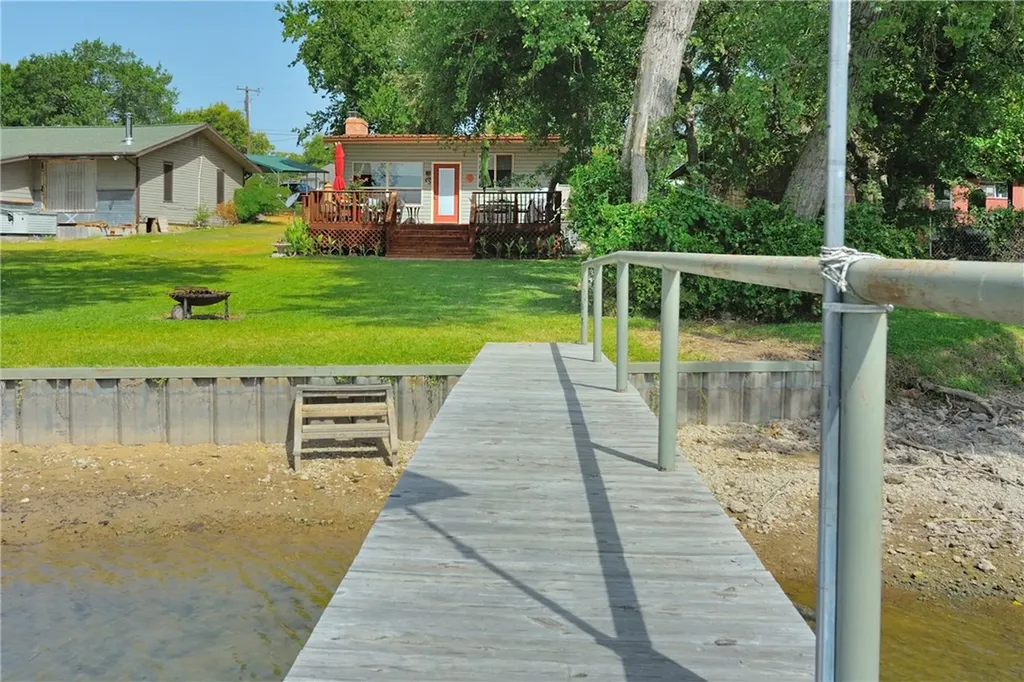 130 Marina View Court Weatherford TX 76087