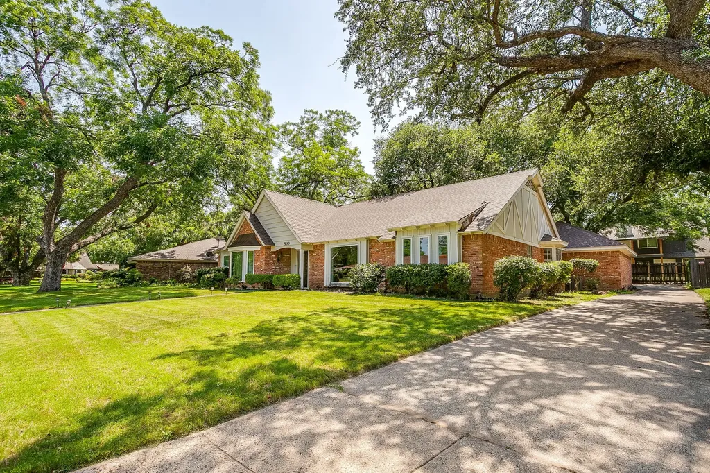 2910 Glasgow Drive Arlington TX 76015