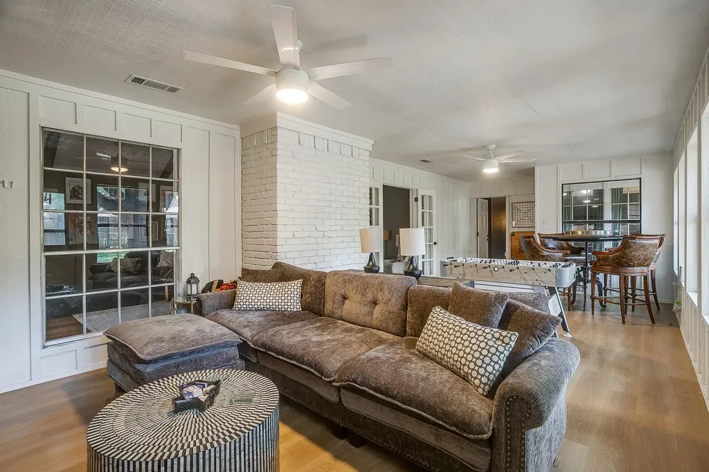 2910 Glasgow Drive Arlington TX 76015