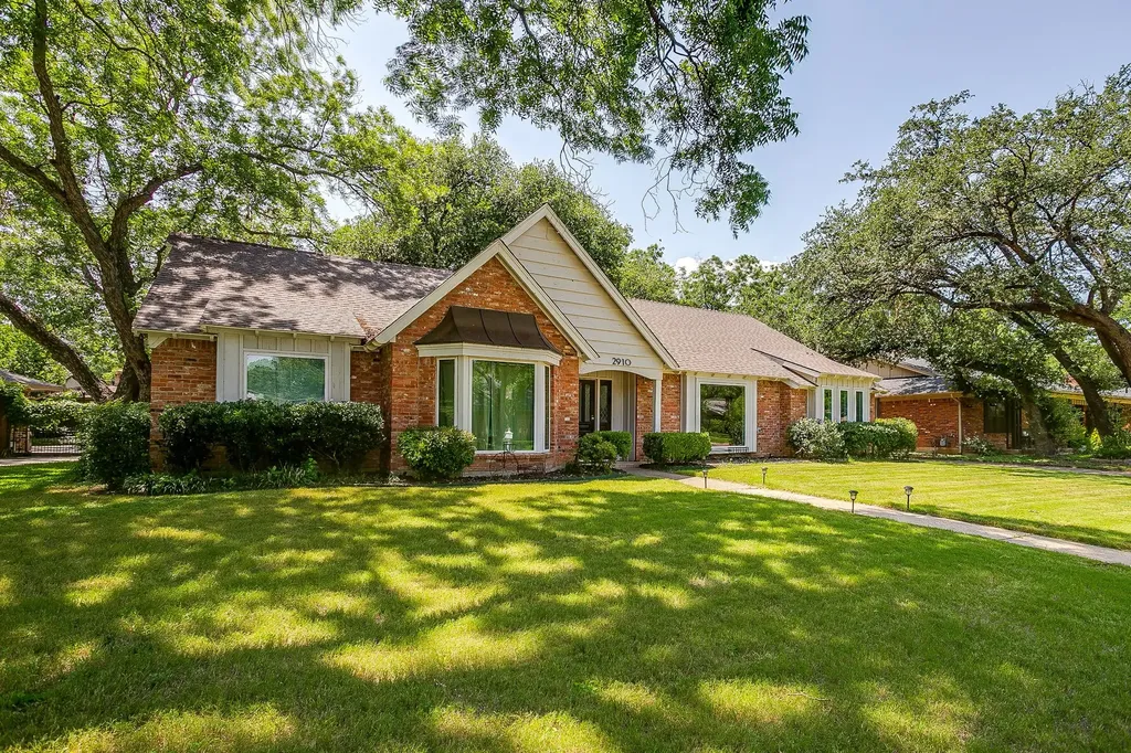 2910 Glasgow Drive Arlington TX 76015
