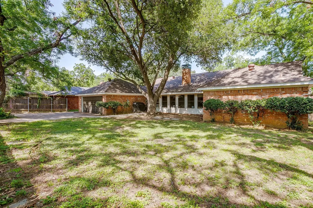 2910 Glasgow Drive Arlington TX 76015