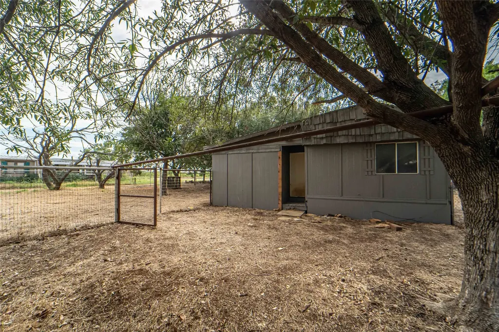 122 County Road 306 Breckenridge TX 76424