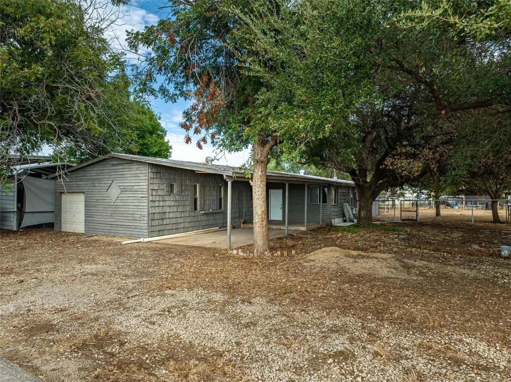 122 County Road 306 Breckenridge TX 76424