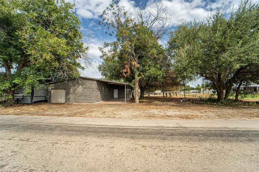 122 County Road 306 Breckenridge TX 76424