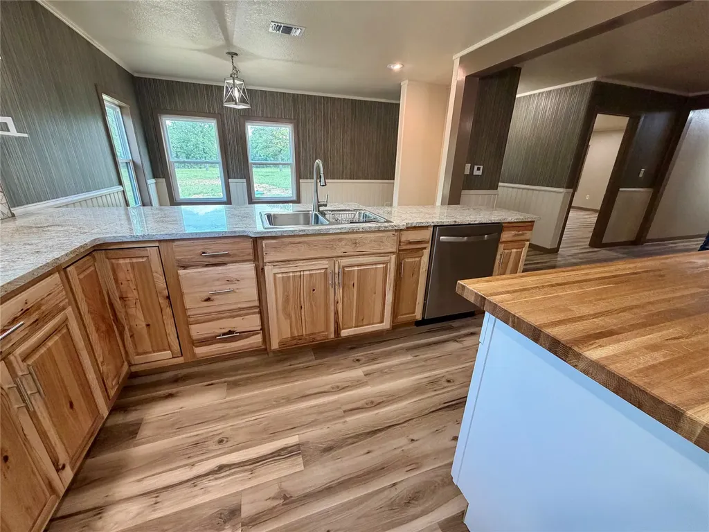 1810 Highway 570 Eastland TX 76448