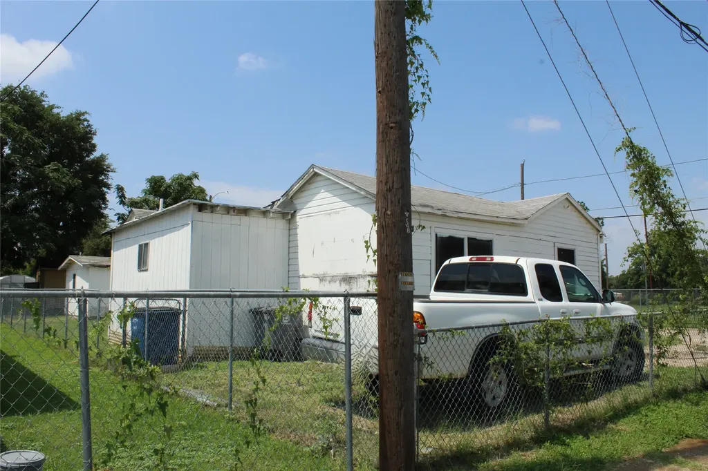 3122 Herbert Street Dallas TX 75212