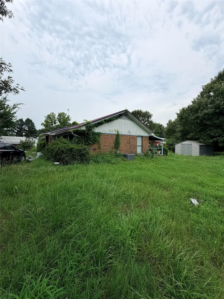 942 Rs County Road 2110 Emory TX 75440