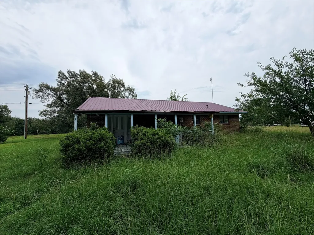 942 Rs County Road 2110 Emory TX 75440